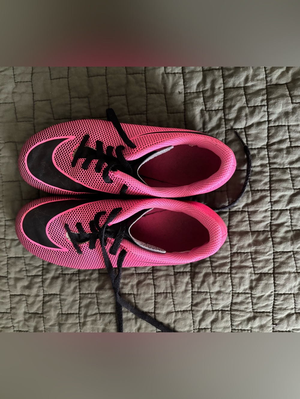 Nike Kids Pink Soccer Cleats - Lightweight Performance